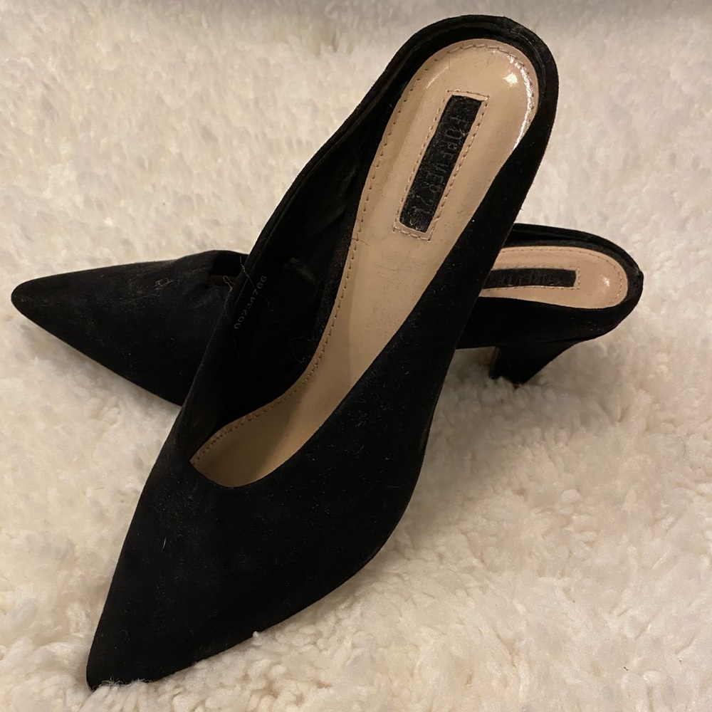Mules with kitten heel